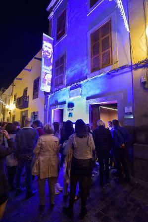 04-01-2020 LAS PALMAS DE GRAN CANARIA. Iluninación exterior de la Casa-Museo Pérez Galdós. Fotógrafo: ANDRES CRUZ  | 04/01/2020 | Fotógrafo: Andrés Cruz