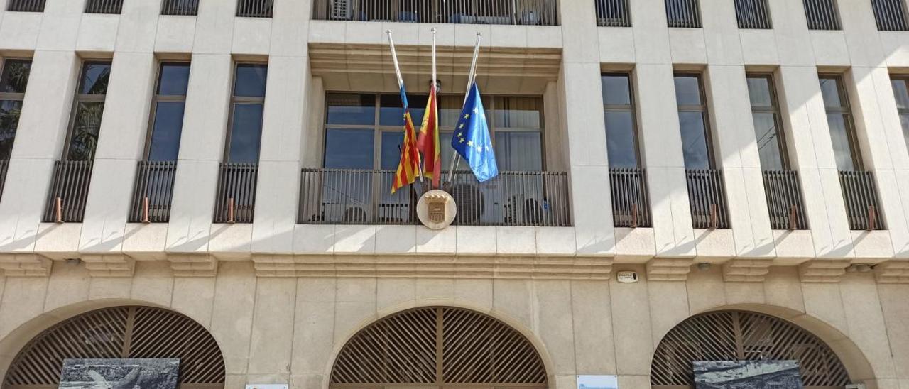 Sant Joan insta al Consell a desbloquear el dinero para aumentar la plantilla municipal