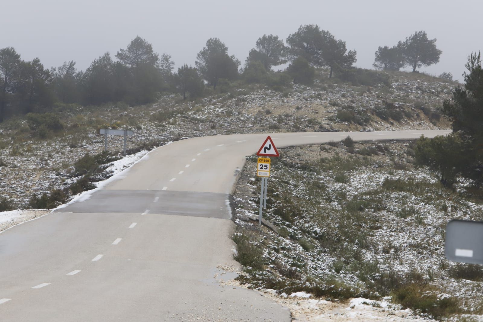 La nieve llega a Enguera