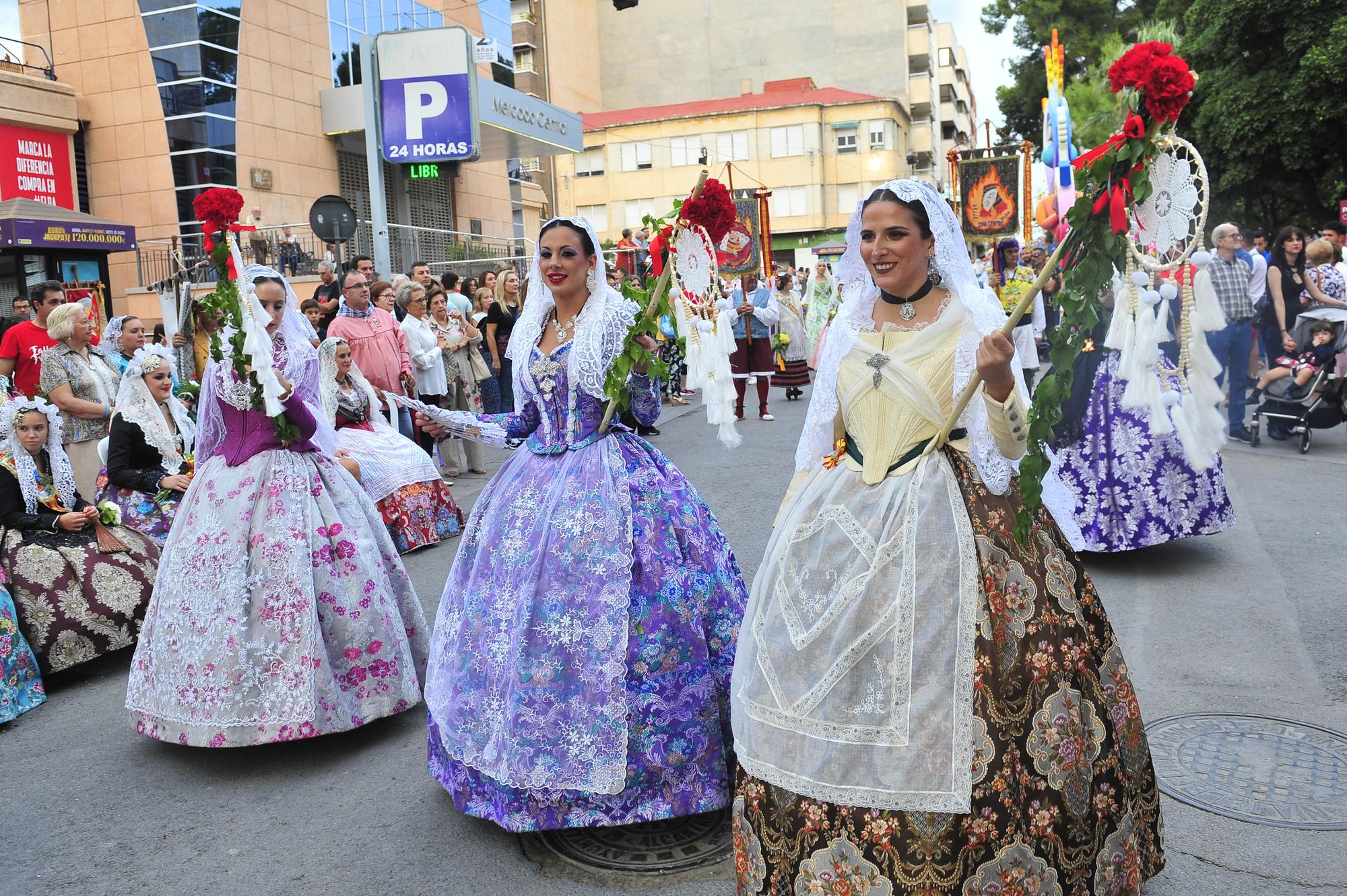 Ofrenda de Flores a los Santos Patronos de Elda