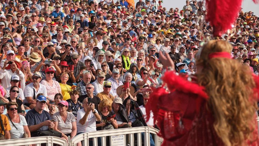 La llamativa estrategia de marketing de un bufete de abogados en Tenerife con los carnavales como protagonistas