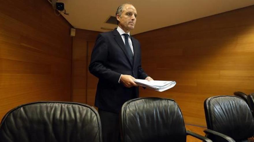El expresidente Francisco Camps, durante una comparecencia en las Cortes Valencianas.
