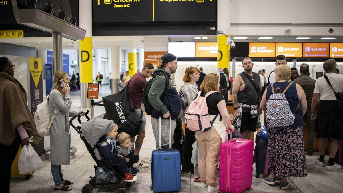 La falta de personal amenaza con un verano de caos en los aeropuertos de Europa.
