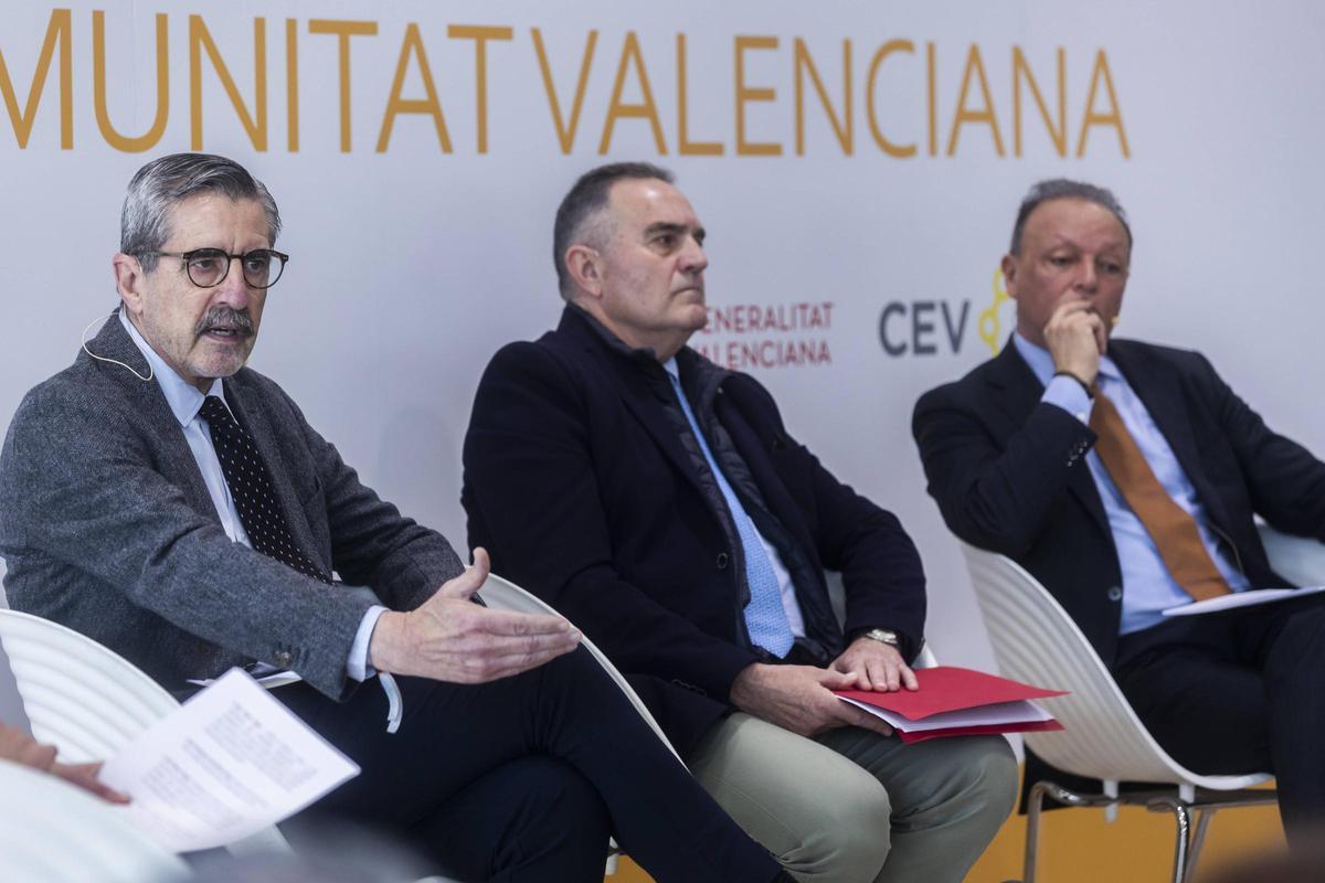 Ángel, Gan y Salvador Navarro, en el Día de la Empresa, en marzo.