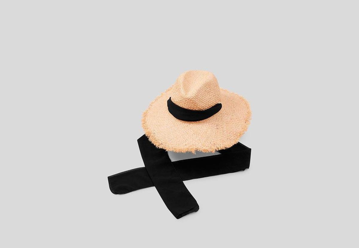 Sombrero de rafia de C&amp;A. (Precio: 12,90 euros)