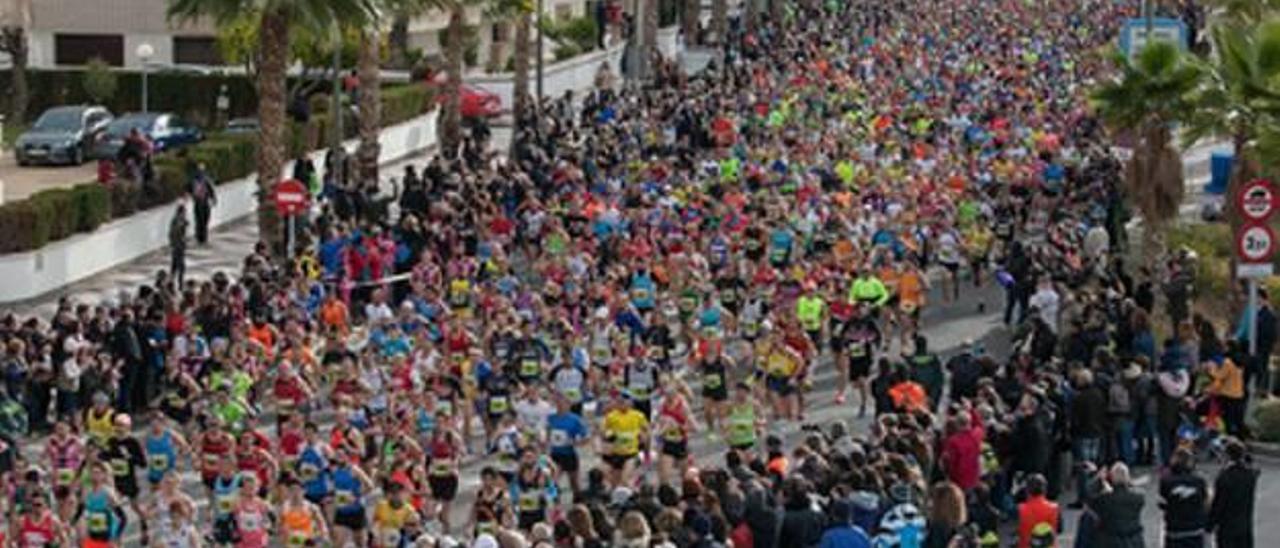 Imagen de la última edición de la Media Maratón de Santa Pola disputada en enero pasado.