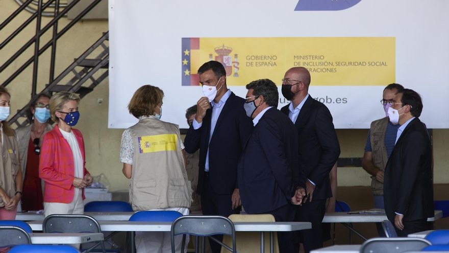 Los máximos dirigentes europeos visitan el centro operativo de evacuados afganos en Torrejón de Ardoz