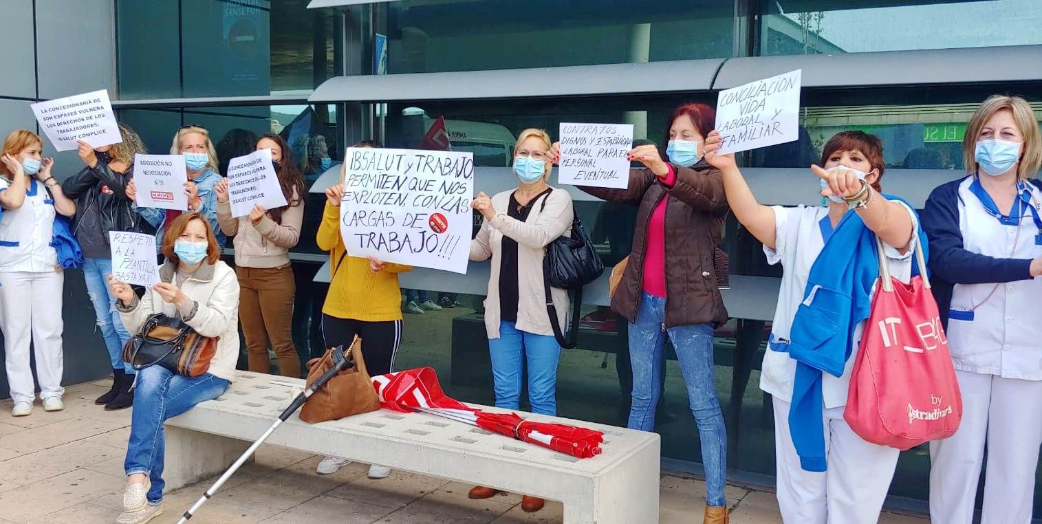 El personal de limpieza de Son Espases arranca tres días de protestas por la "excesiva carga de trabajo"