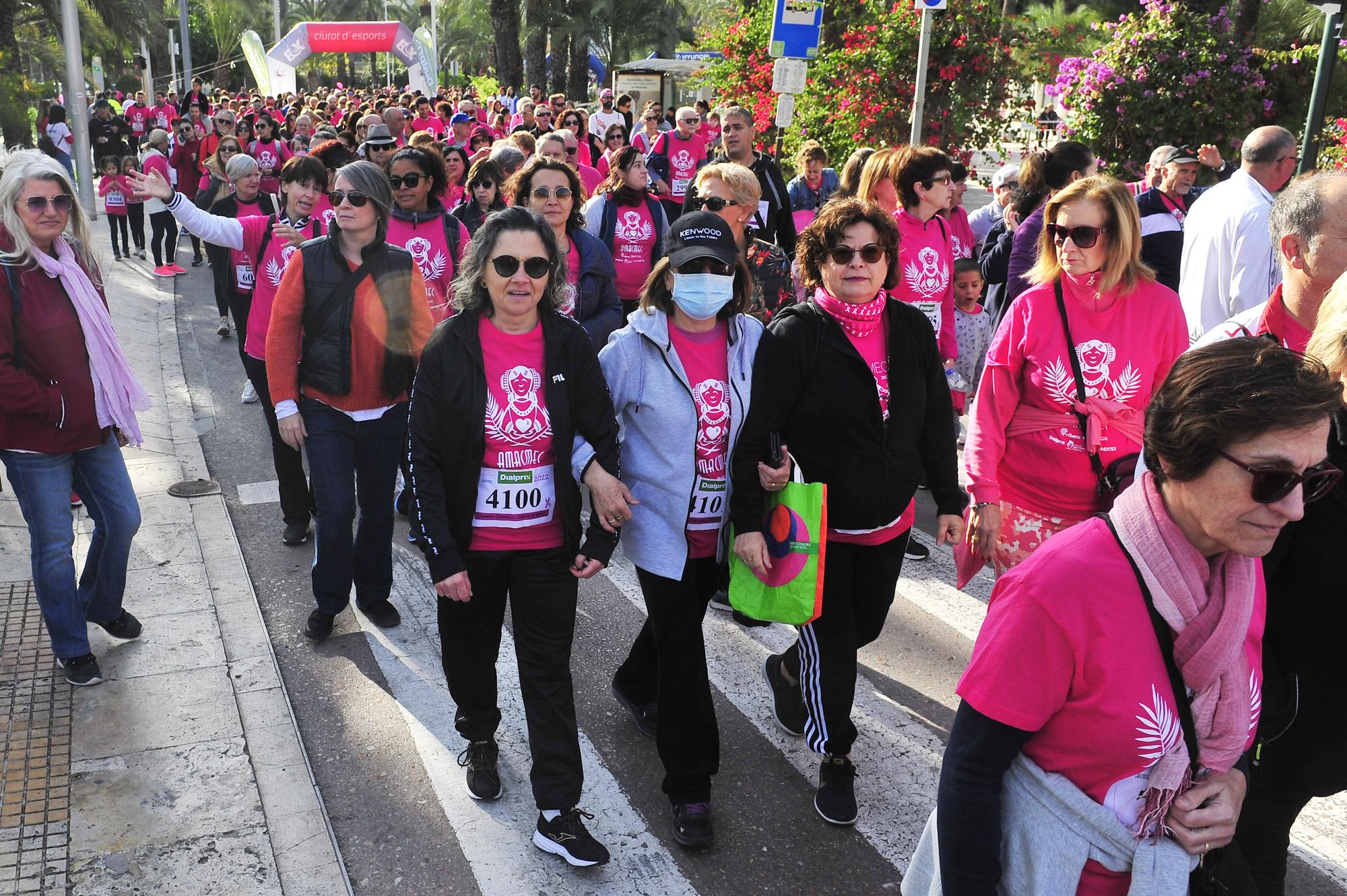 Más de 8.000 solidarios con el cáncer de mama en Elche