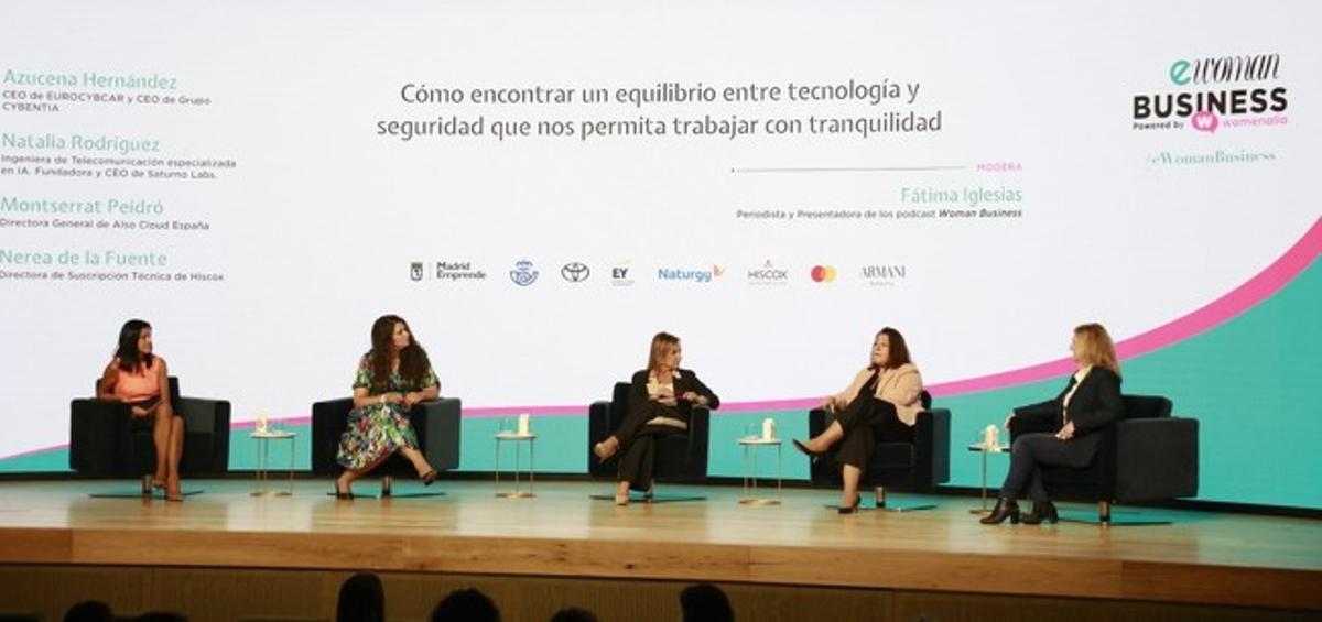 Azucena Hernández, CEO de EUROCYBCAR y CEO de Grupo CYBENTIA; Natalia Rodríguez, Ingeniera de telecomunicación especializada en IA. Fundadora y CEO de Saturno Labs; Fátima Iglesias, periodista; Nerea de la Fuente, Directora de Suscripción Técnica de Hiscox y  Montserrat Peidró, Directora general de Also Cloud España.   | D.R.