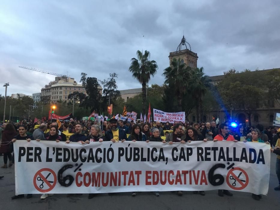 Manifestació a Barcelona per reclamar a la Generalitat que l''educació suposi 6% del PIB