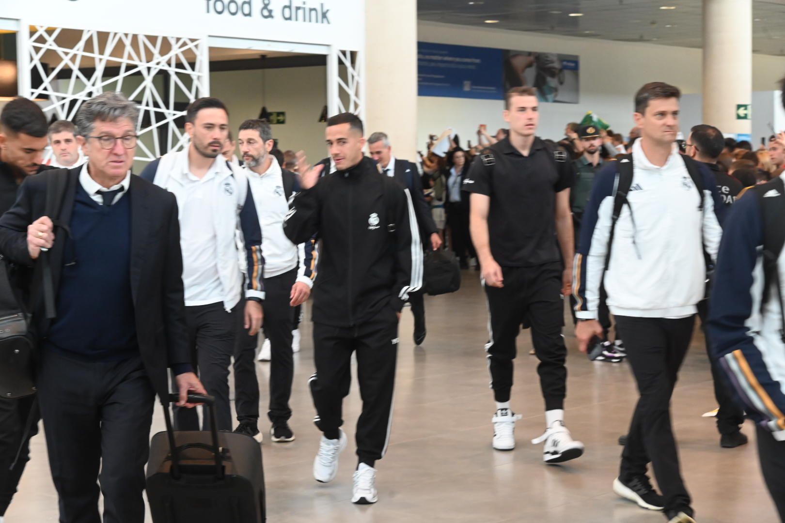 Las imágenes del Real Madrid en su llegada a Castellón para disputar el partido frente al Villarreal CF