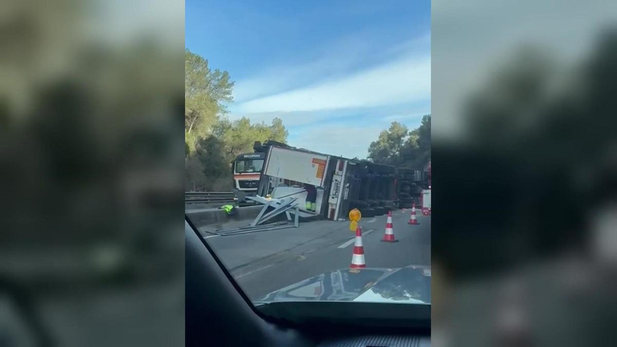 Accidente de un camión en la C-17 entre La Garriga y Tagamanent