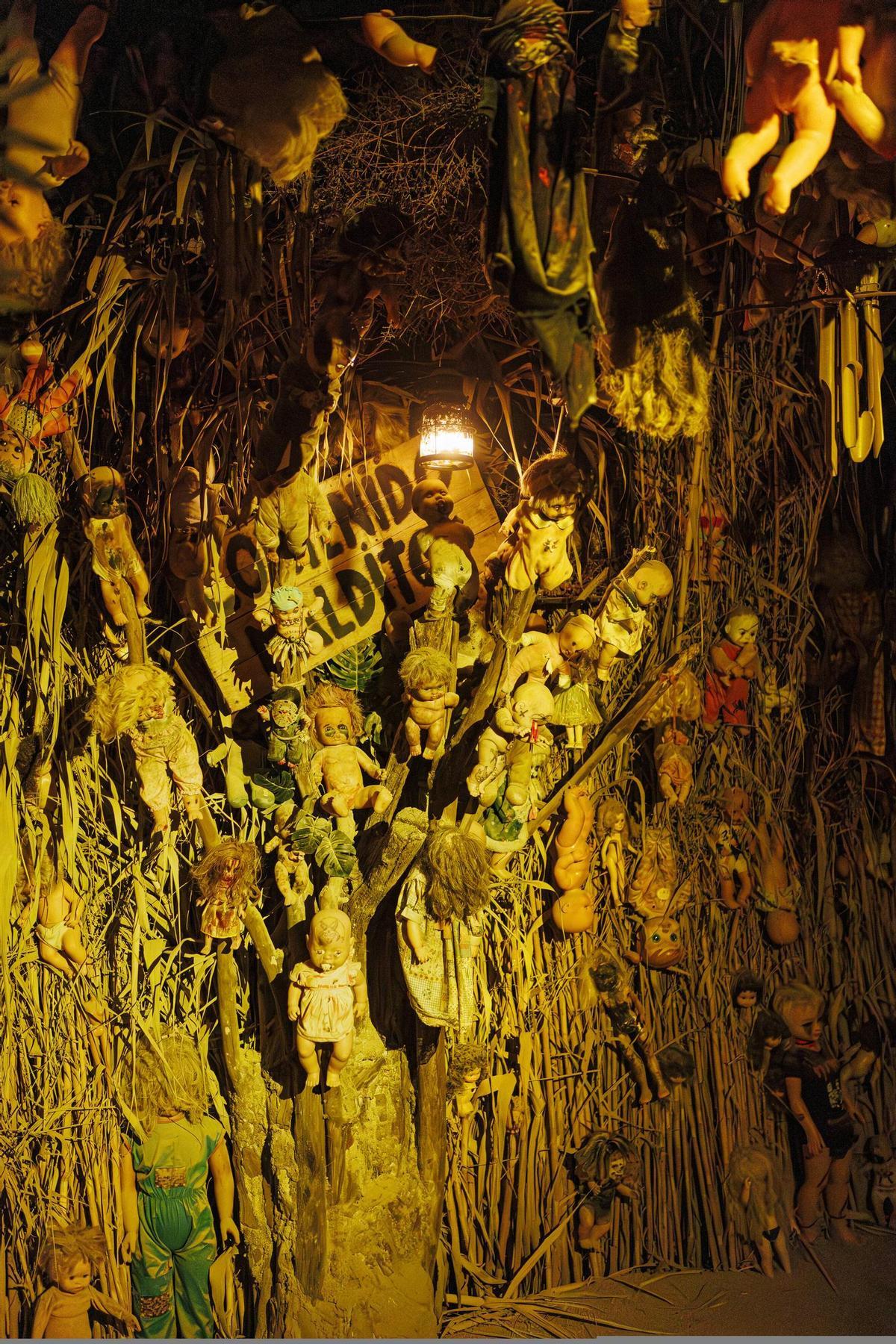 Una de les estances de l'escape room 'La isla de las muñecas'