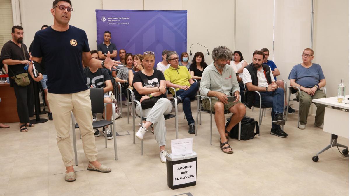 La protesta dels treballadors al ple de Figueres