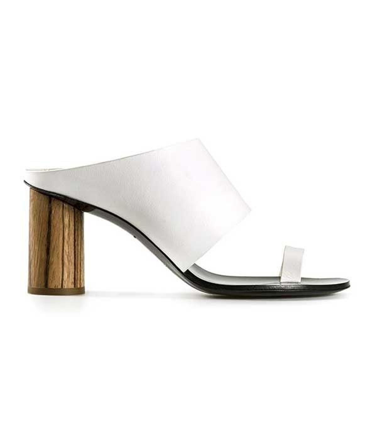 Mules blancos de Proenza Schouler