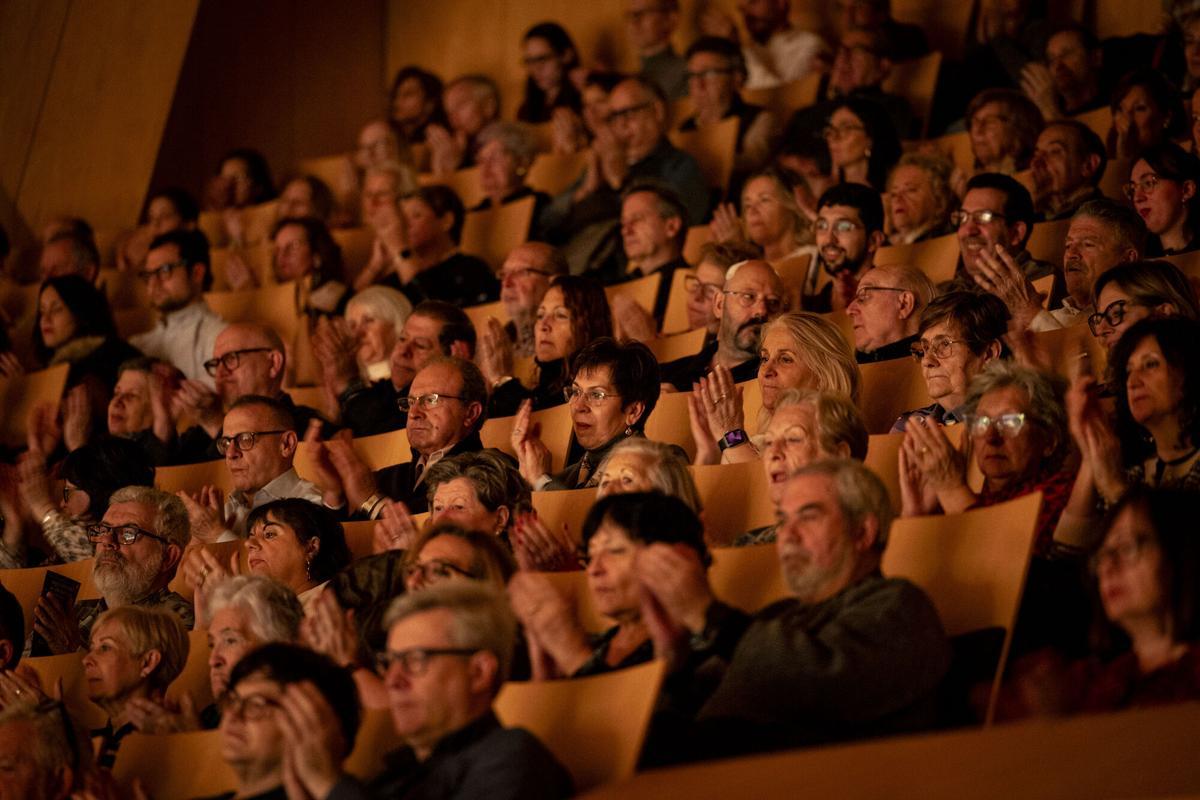 En imágenes |  El gran concierto de Año Nuevo colma de emoción una sala Mozart a rebosar El gran concierto de Año Nuevo colma de emoción una sala Mozart a rebosar