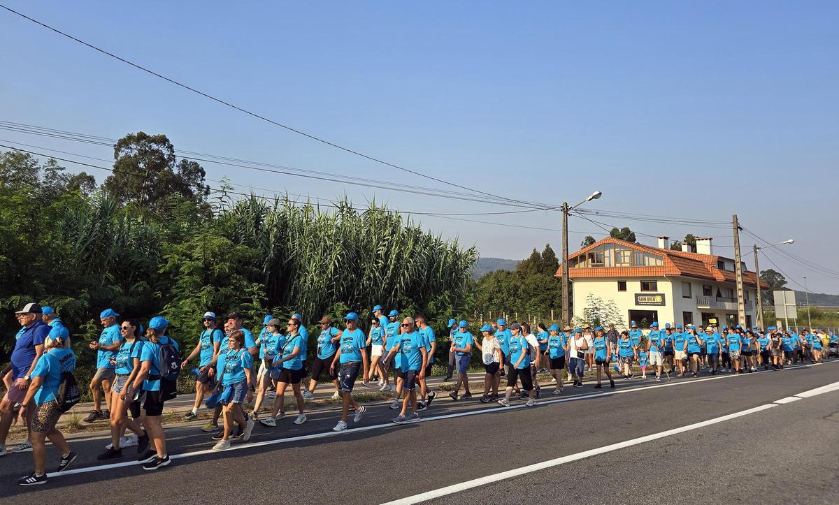 La parranda de San Pedro de Ramallosa acude a San Roque en Morgadáns