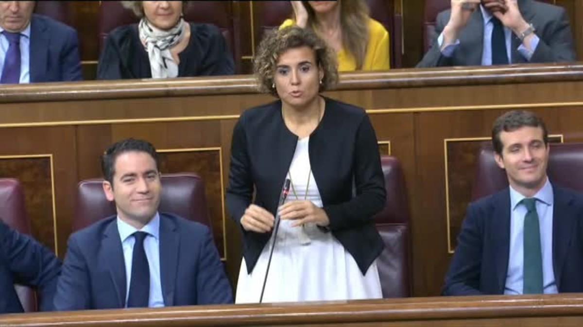 La portavoz del Grupo Popular en el Congreso de los Diputados acusa al Ejecutivo de actuar como abogado defensor de los golpistas en Catalunya.