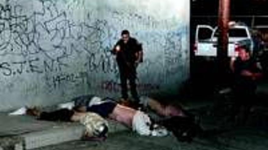 Los narcos dejan las calles de Tijuana sembradas de cadáveres