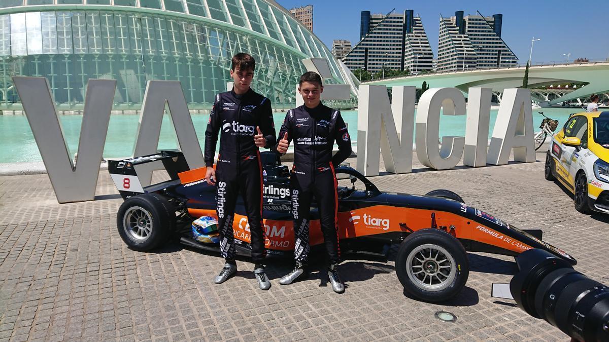 Álvaro García y Max Mayer, los dos pilotos valencianos del equipo Fórmula de Campeones