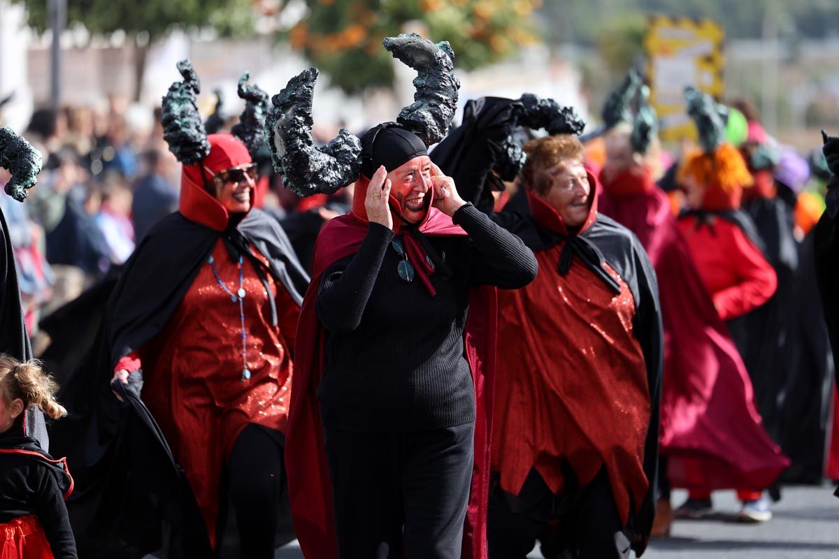 Todas las imágenes de la rúa de carnaval de Sant Josep