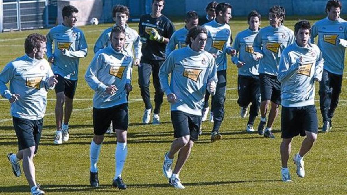 Los jugadores del Espanyol, en el entrenamiento del pasado lunes en la ciudad deportiva de Sant Adrià.