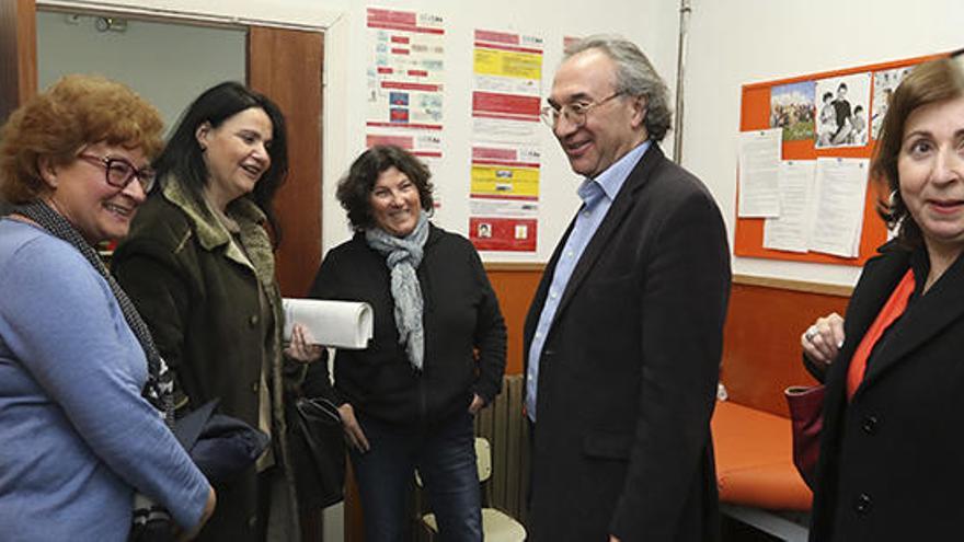 El conseller, a su llegada al colegio Sa Blanca Dona.