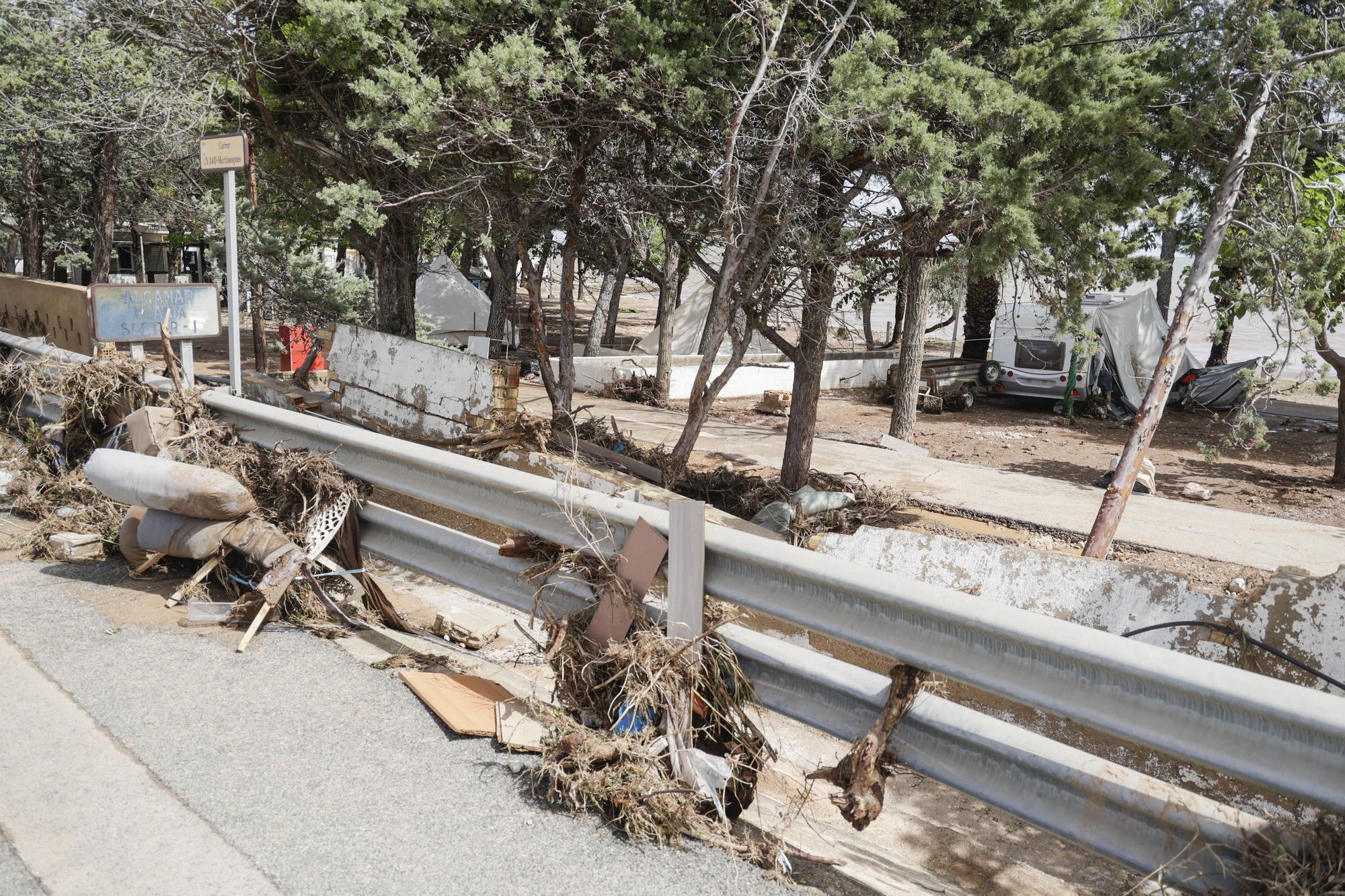 La DANA: calles anegadas, personas atrapadas en sus coches y casas y carreteras cortadas