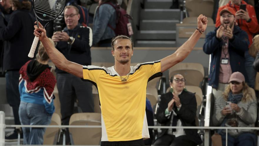 Alexander Zverev celebra un triunfo en Roland Garros.