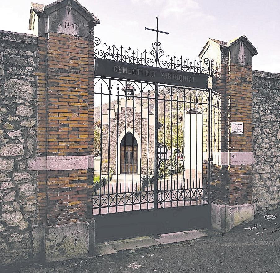 Portón de entrada al cementerio de Priorio | A. F.