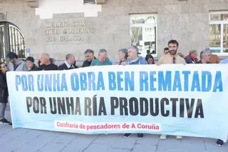 Protesta en A Coruña de los mariscadores de la ría de O Burgo