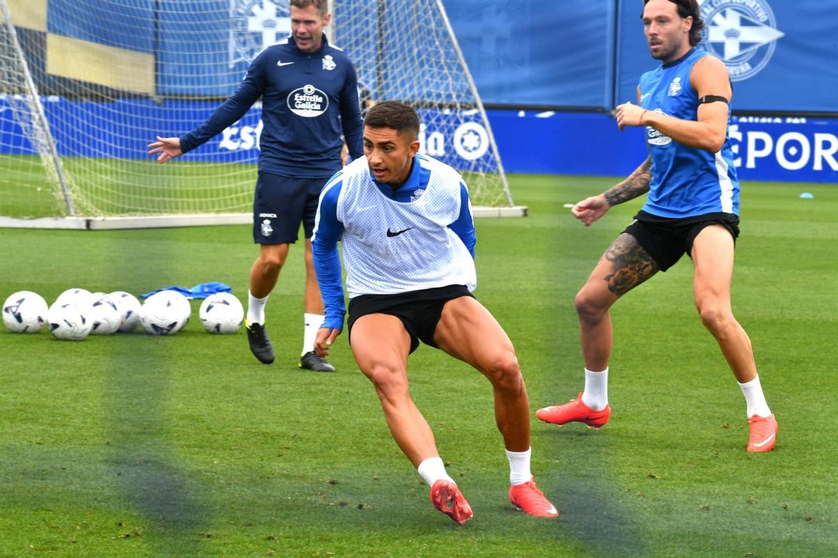 Yeremay se entrena en Abegondo con el Deportivo en medio de la tentativa del Hull City