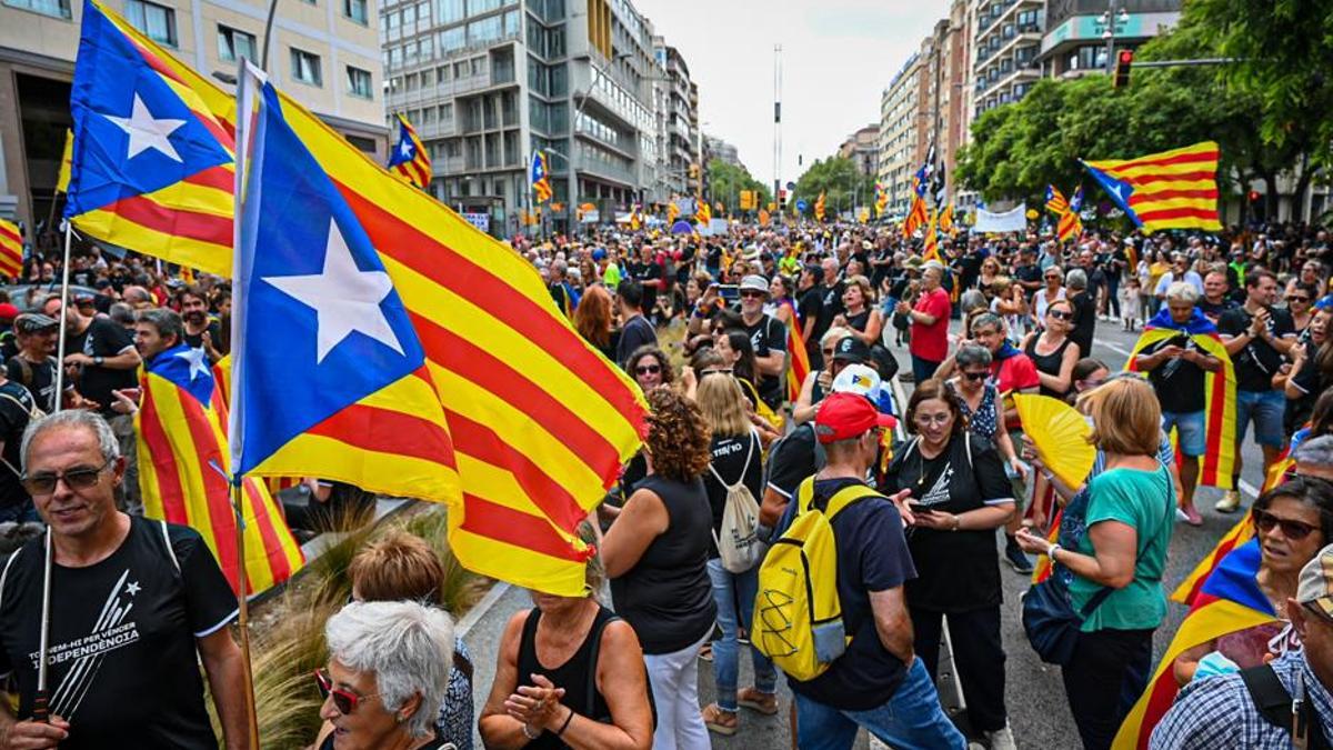 Manifestacion de la Diada en la avenida del Paral·lel de Barcelona