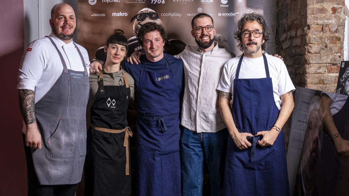 Alejandro García, Iris Jordán, Alatz Bilbao, Àngel Esteve y Dieg Guerrero, en la editorial Montagud.