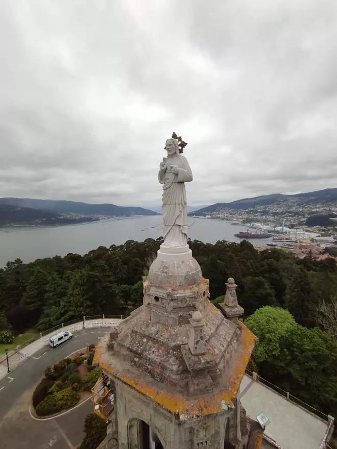 El Cristo ya corona A Guía