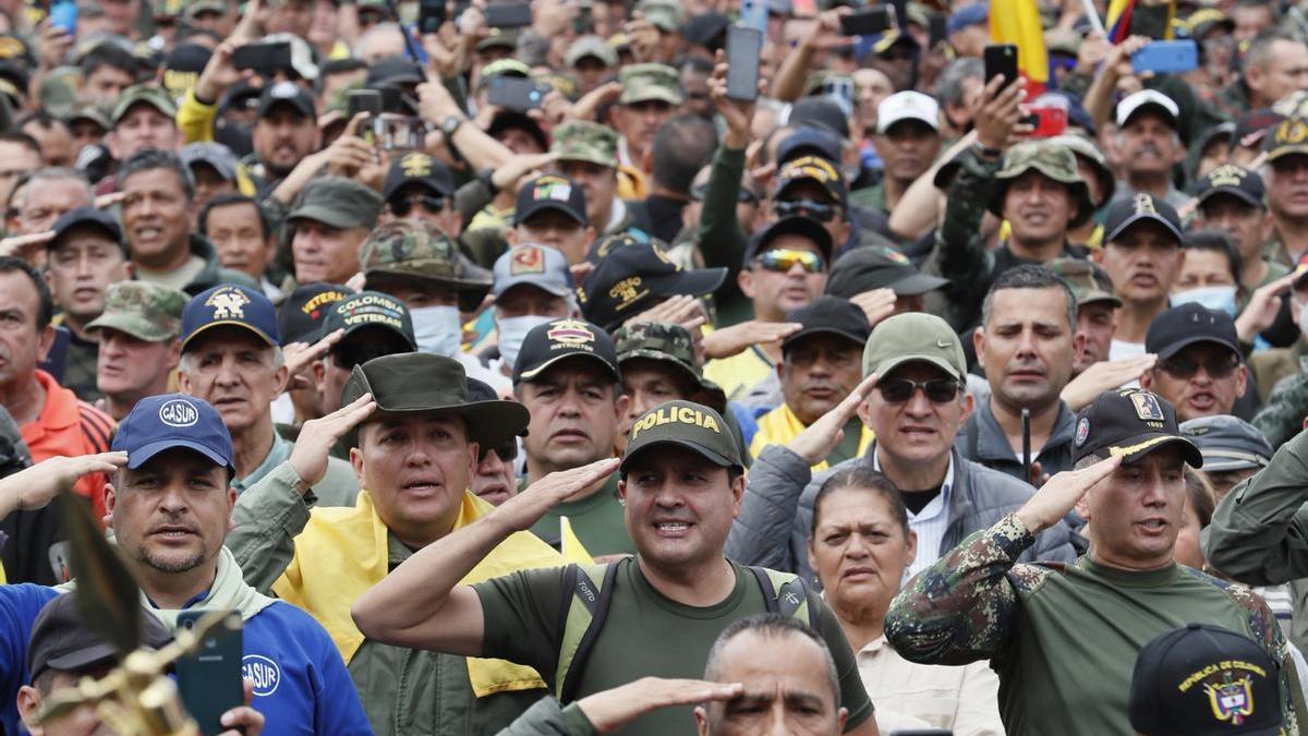 Militares y policías retirados protestan en contra del Gobierno de Gustavo Petro, el pasado miércoles en Bogotá.