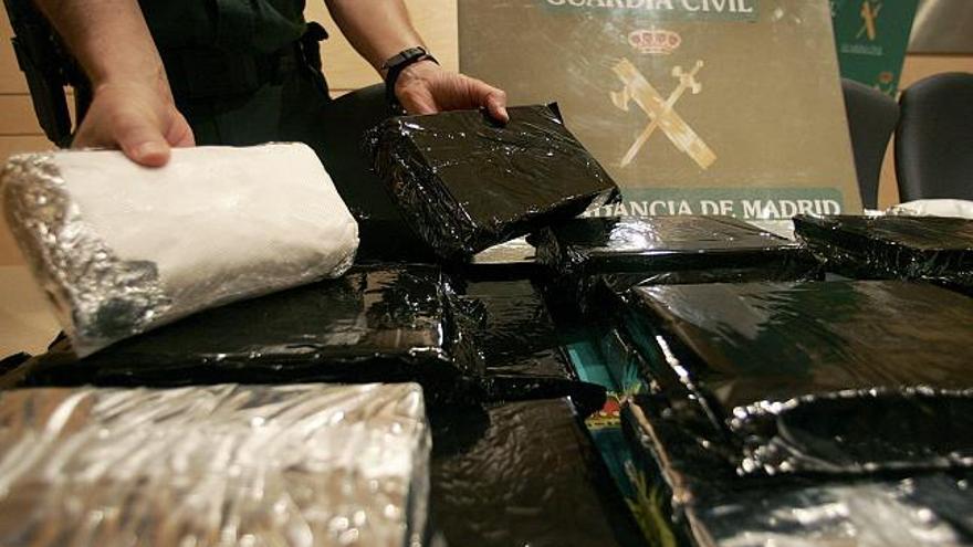 Desarticulan una red de narcotraficantes que introducía cocaína a través de Barajas