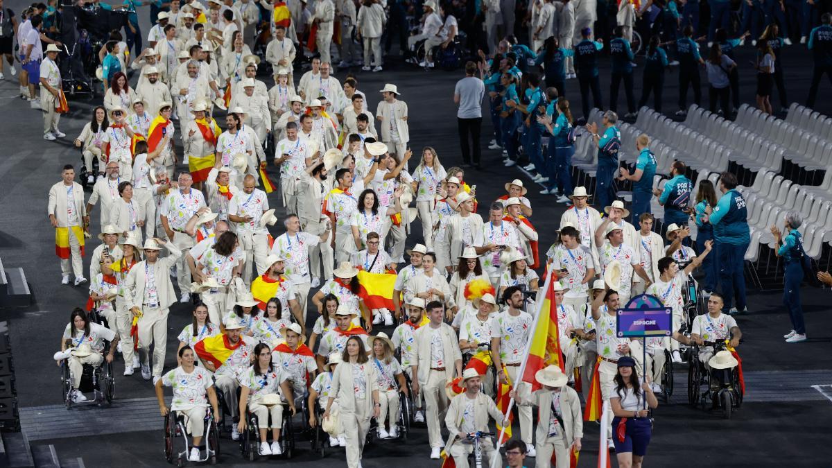 La delegación española durante la ceremonia de inauguración de los Juegos Paralímpicos París 2024, celebrada este miércoles en la capital francesa