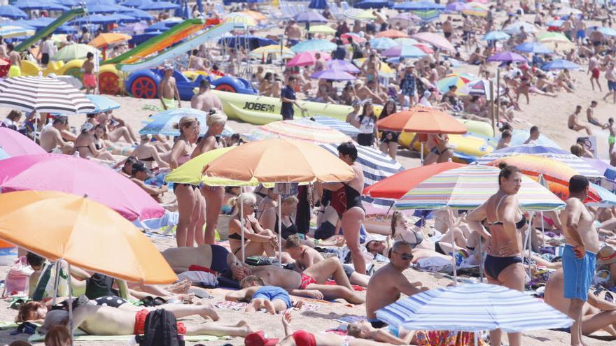 Remet l&#039;onada de calor tot i que les temperatures freguen els 38 graus