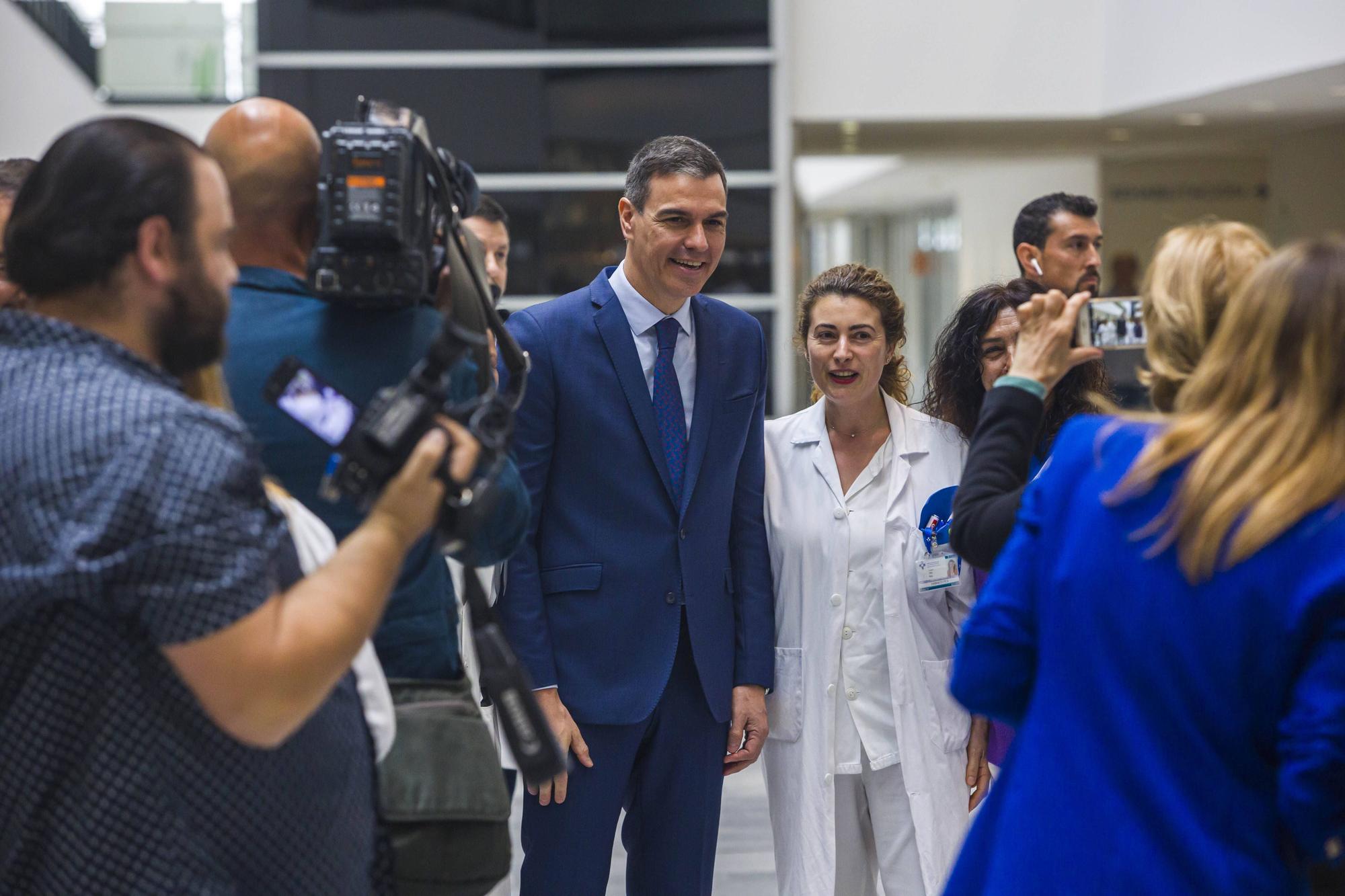 Visita de Pedro Sánchez al Hospital Universitario Central de Asturias (HUCA) en Oviedo