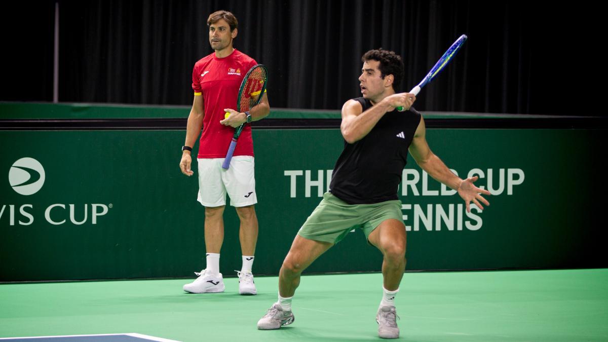 Jaume Munar, número 1 de la selección española, durante un entrenamiento previo al partido contra República Checa