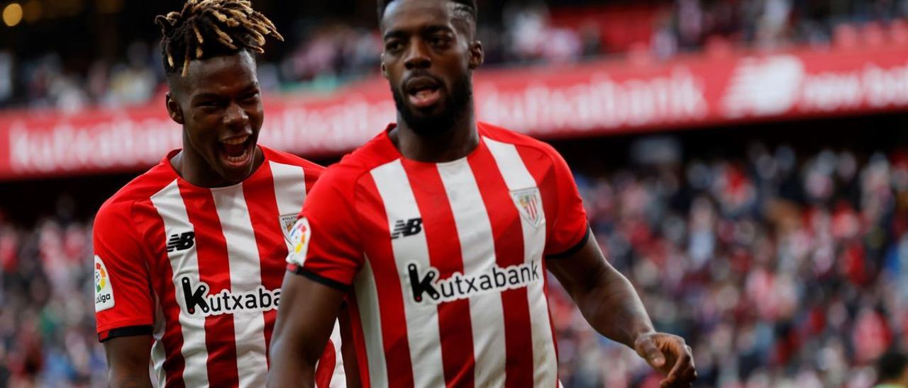 Iñaki y Nico Williams celebran un gol un San Mames.