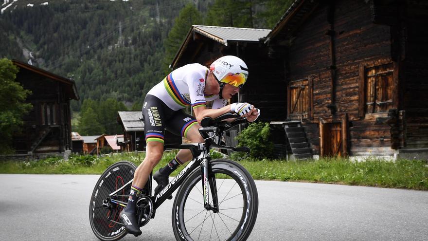 Rohan Dennis, excampeón del mundo de ciclismo, detenido acusado de matar a su mujer