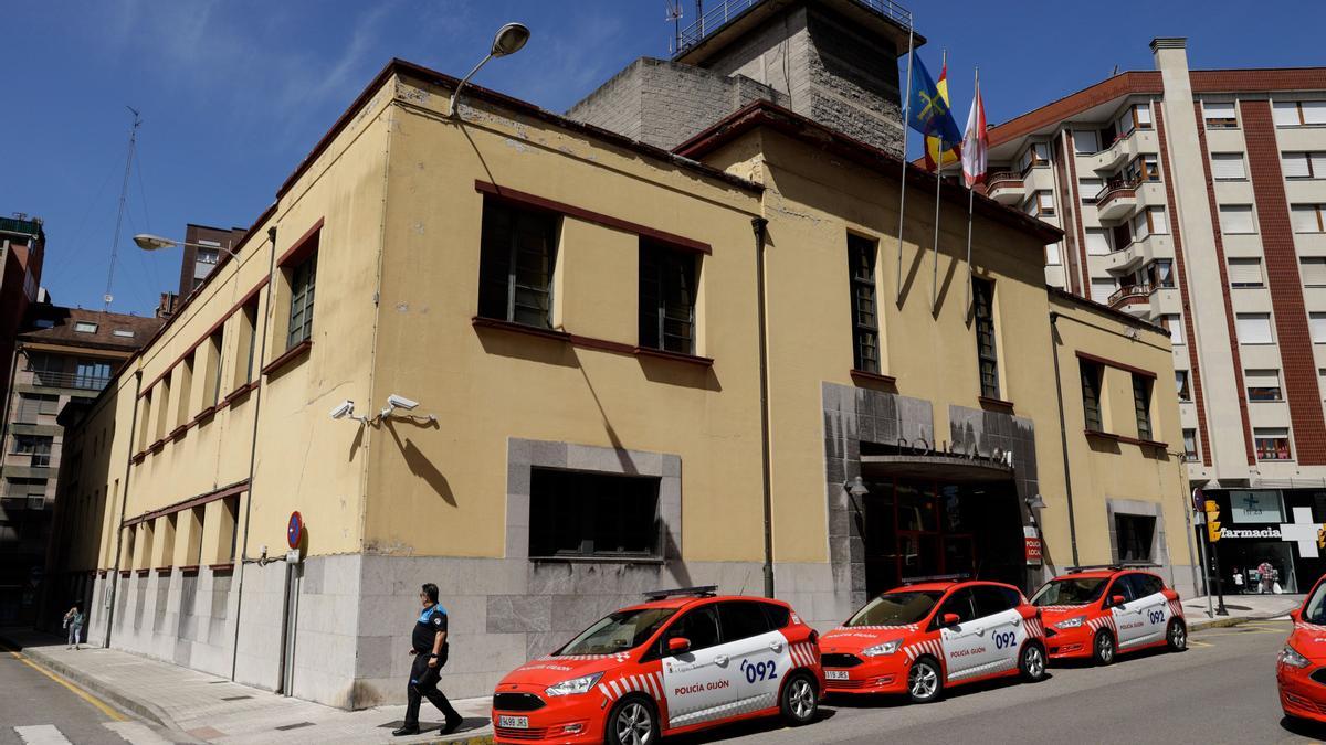 Entrada a la comisaría de la Policía Local, en una imagen de archivo.