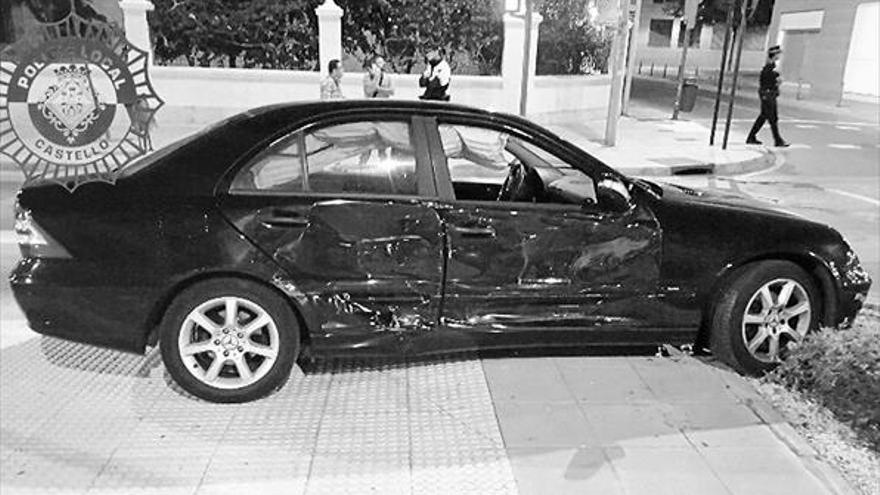 Colisiona ebrio en Castellón y deja heridas a una anciana y a su hija