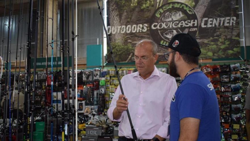 Monago pide a la Junta que sea "muy sensible" con sectores de pesca y caza