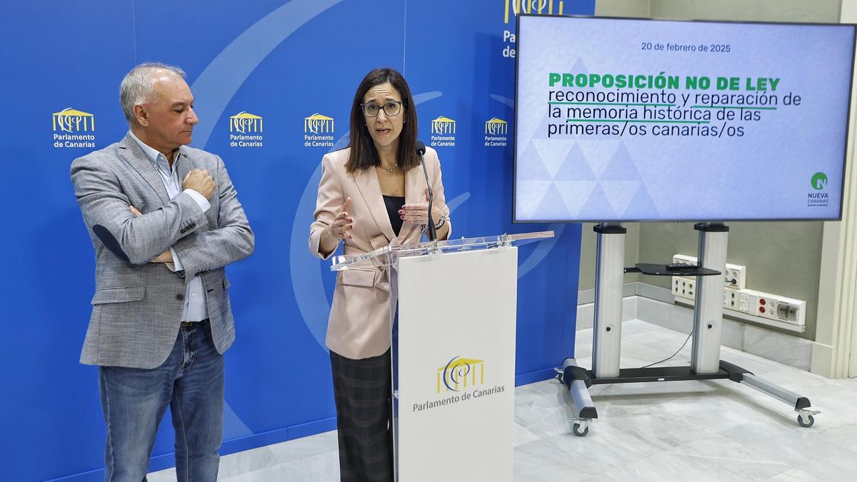 Natalia Santana y Luis Campos durante la presentación de la iniciativa.