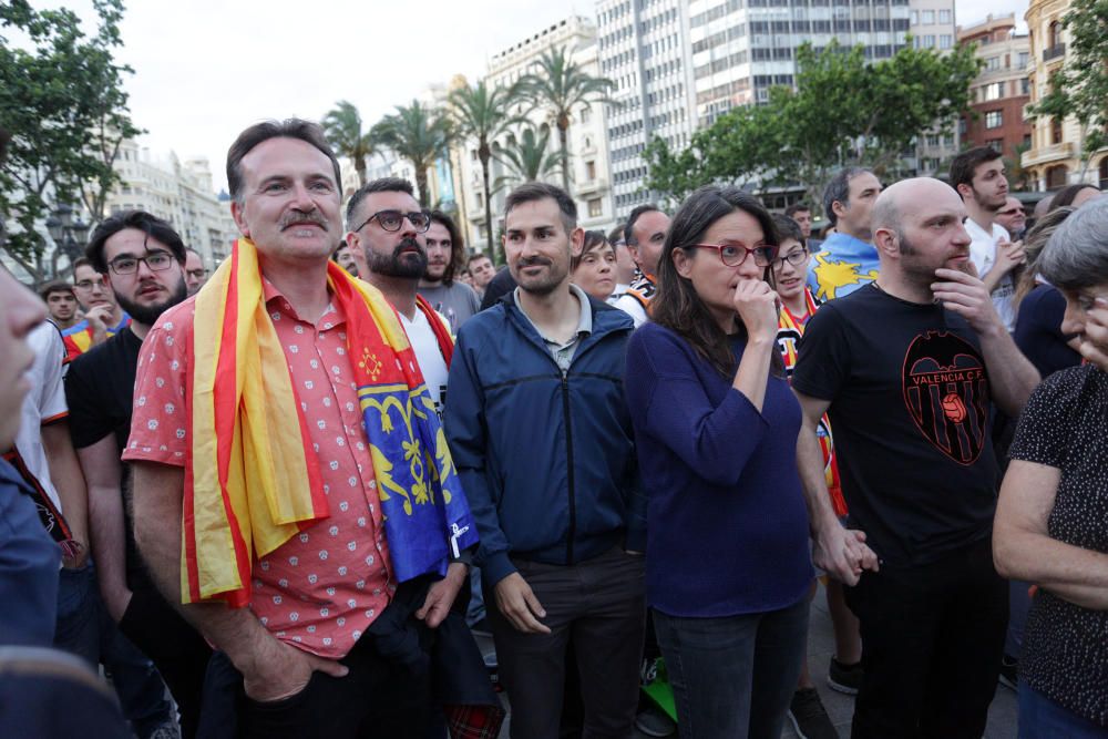 Ambiente en la plaza del Ayuntamiento de València