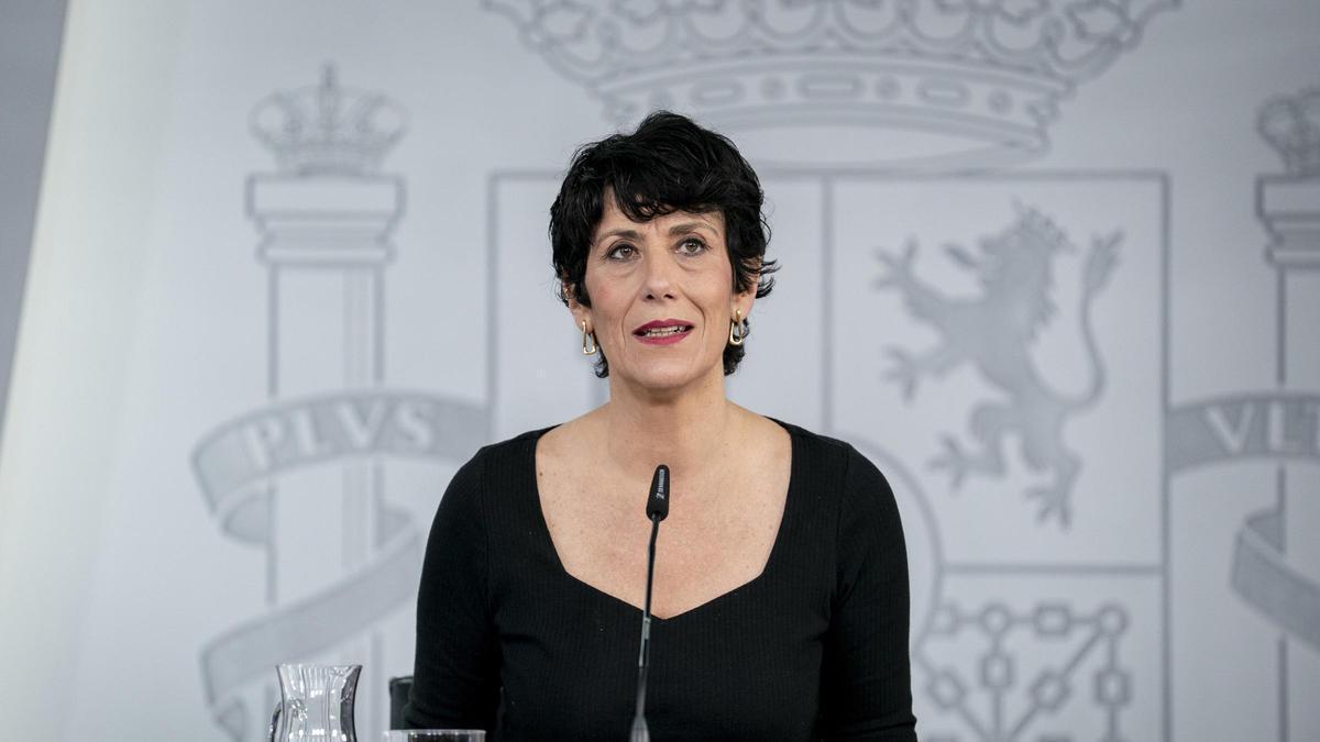 La ministra de Inclusión, Seguridad Social y Migraciones y portavoz del Gobierno, Elma Saiz, durante la rueda de prensa tras el Consejo de Ministros del pasado 14 de julio de 2026.